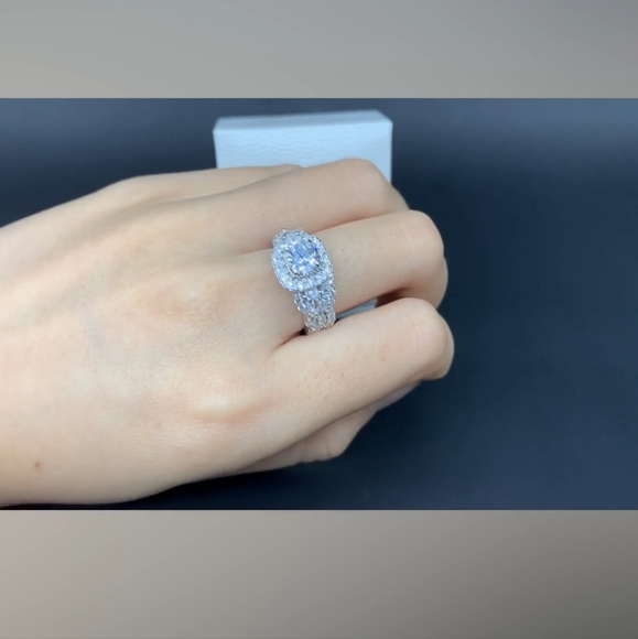 💖💍NEW💖💍STUNNING!! EXQUISITE!! 2 PC 1.5 CT CZ Wedding/Engagement Set 💖💍 - Picture 7 of 16